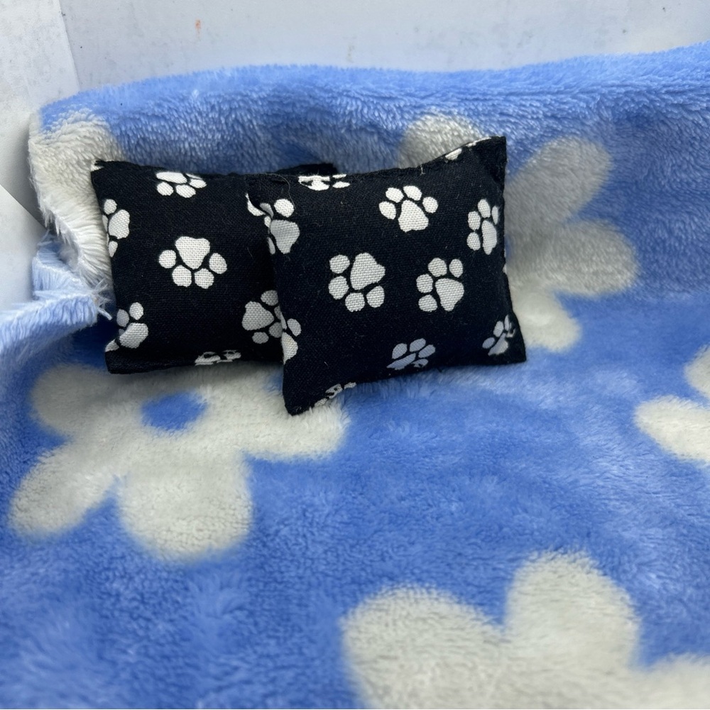 Cozy Blue and Black Paw Print Bedding Set